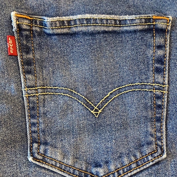 DONATED. Levi Strauss & Co jeans - Picture 4 of 8
